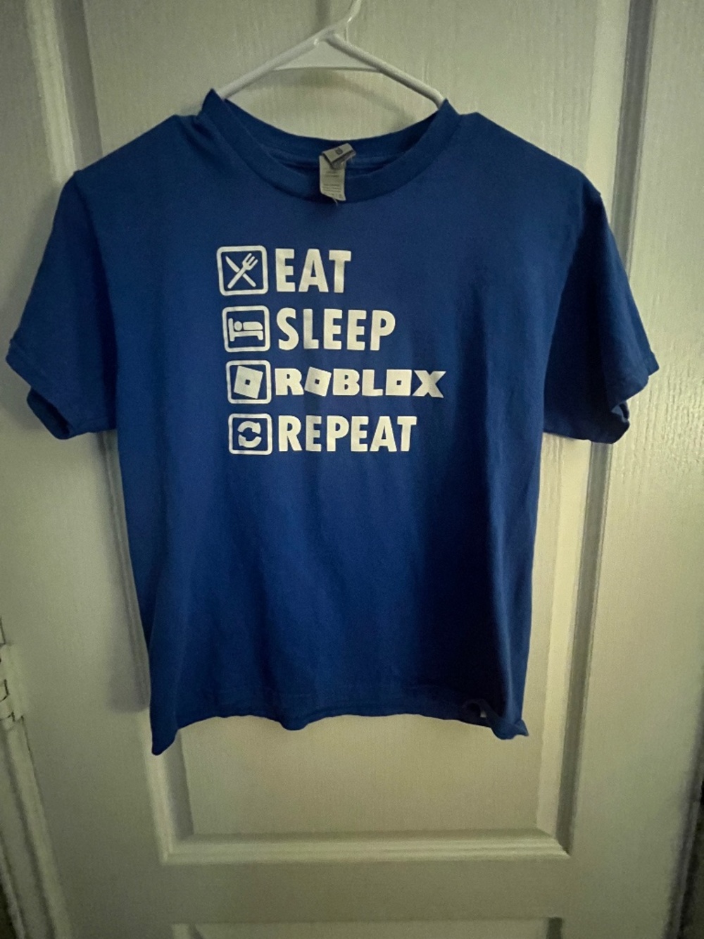 Boys sz medium Roblox tee shirt